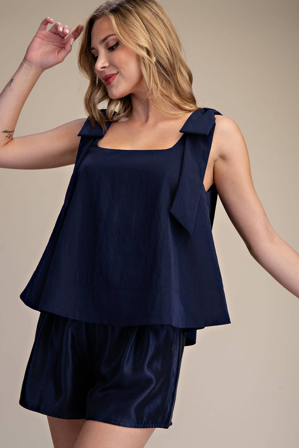 Scoop Neck Bow Shoulder Top (1/2 Set)