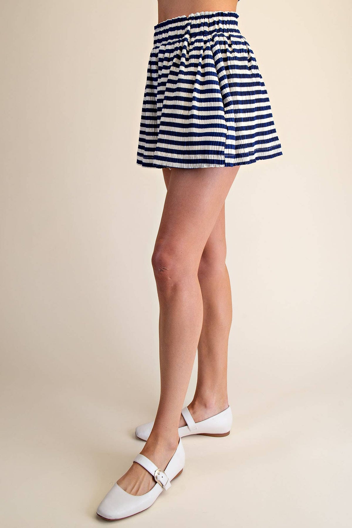 Elastic Waist Band Pleats Shorts (1/2 Set)