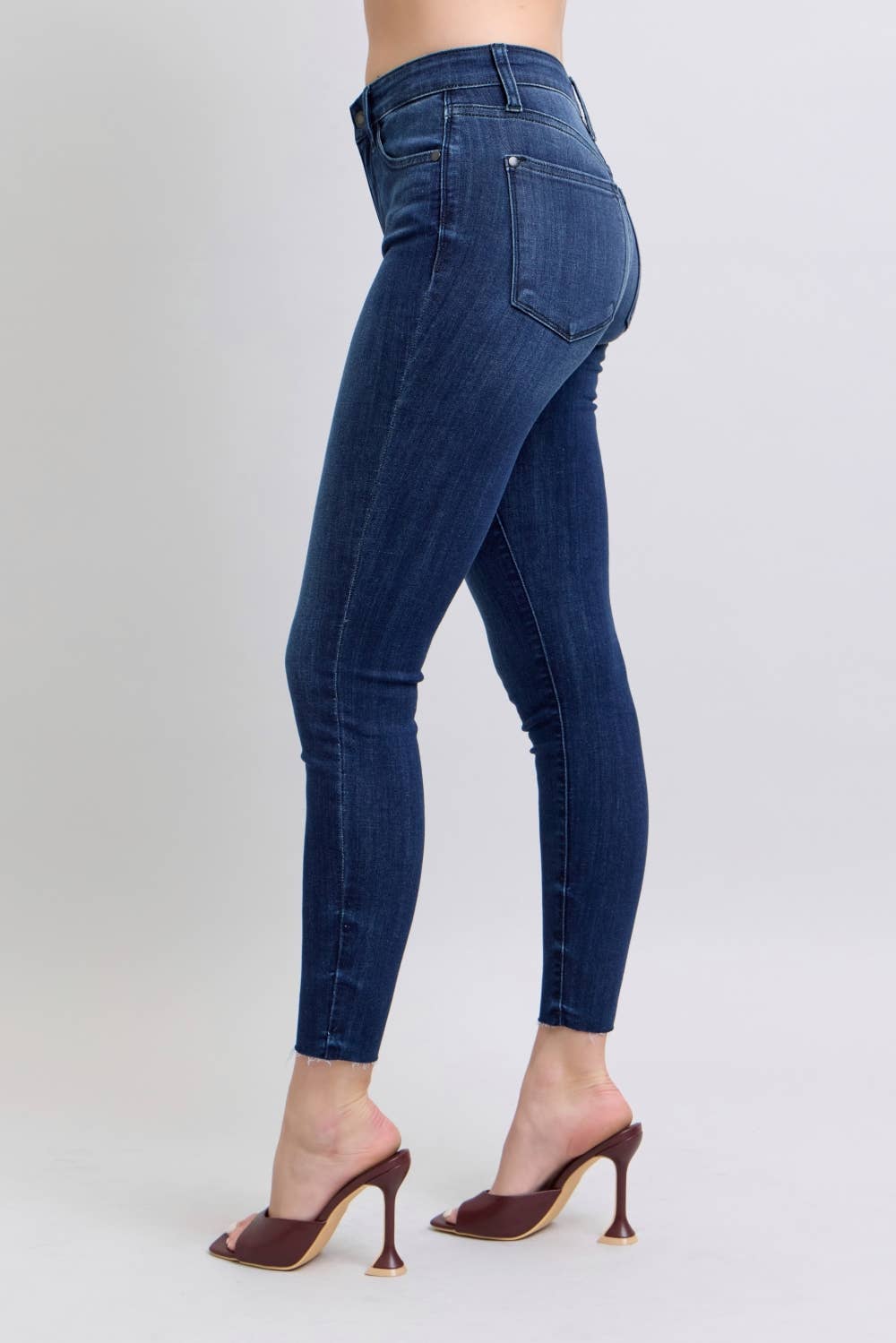 Judy Blue Skinny w raw hem