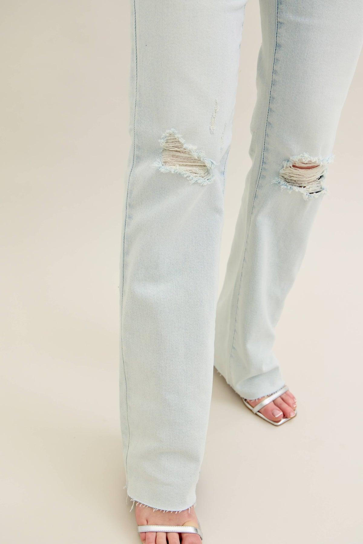 Mid Rise Distressed & Fray Hem Bootcut