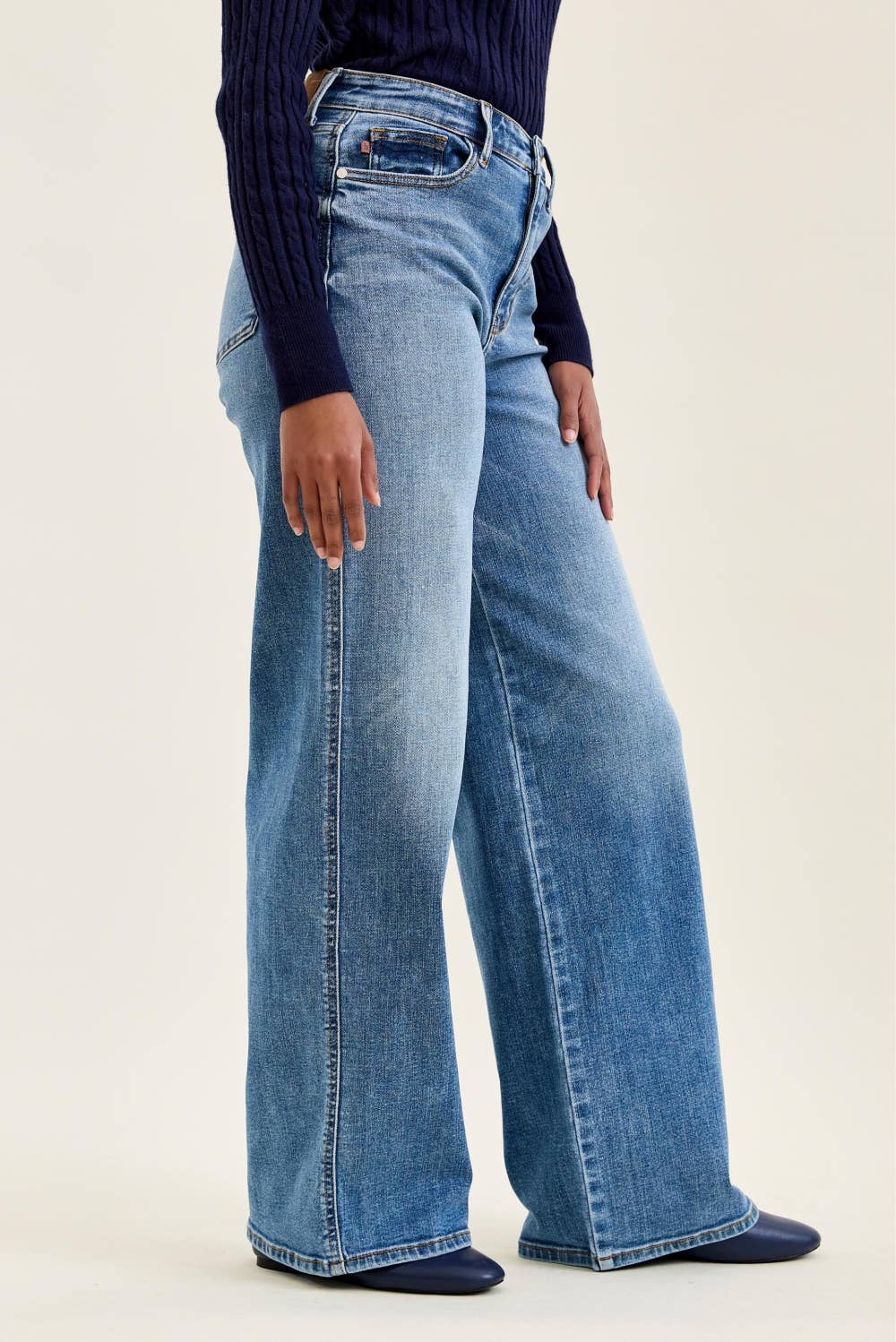 Judy Blue HW "ANGELINA" Column Straight MD Classic Soft Indigo