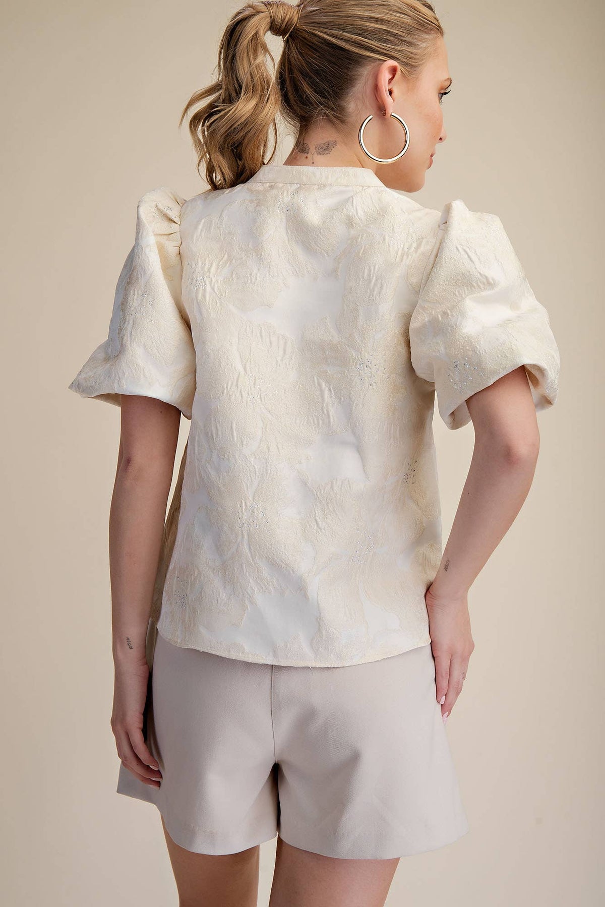 V-Neck Puff Sleeve Jacquard Top