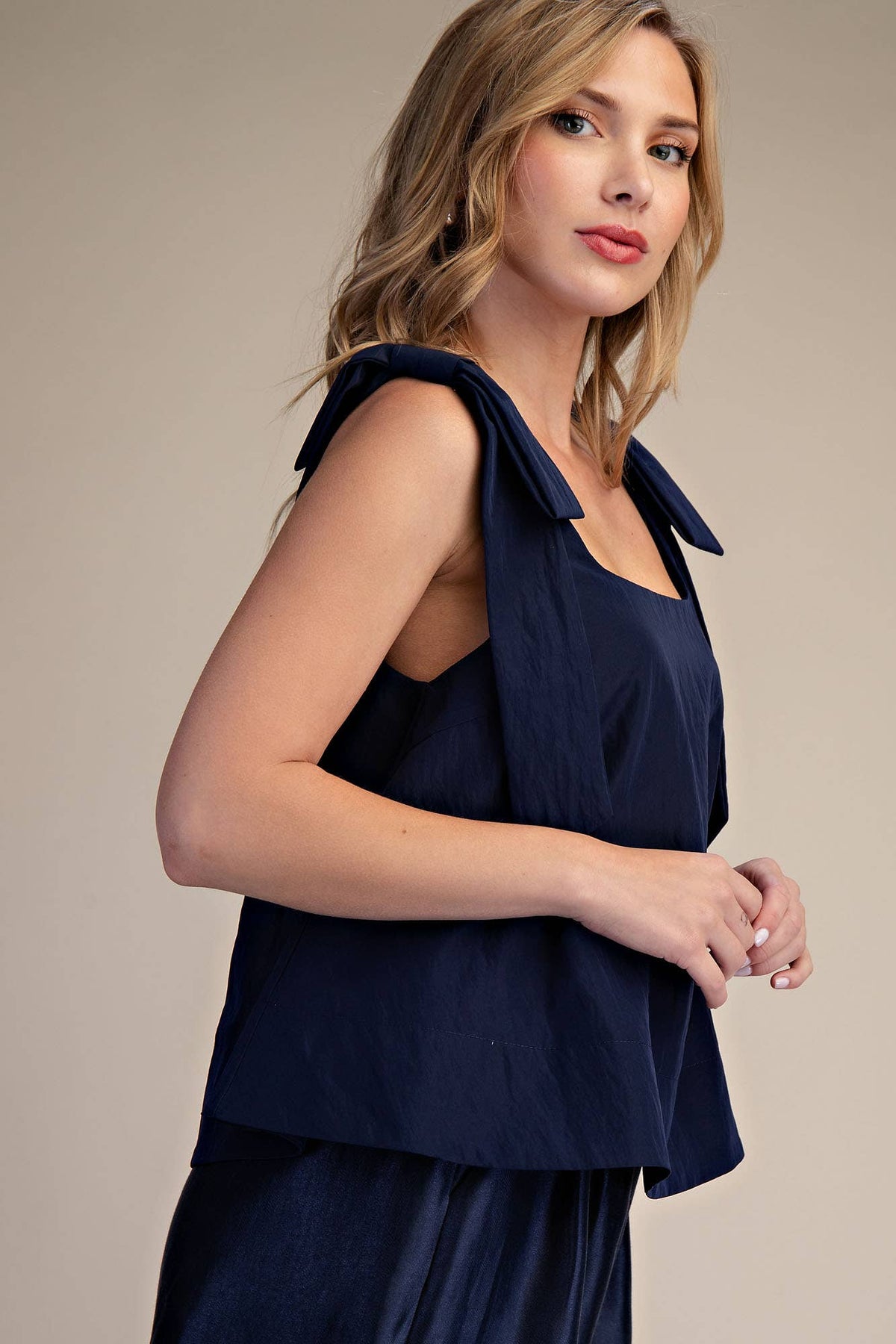 Scoop Neck Bow Shoulder Top (1/2 Set)
