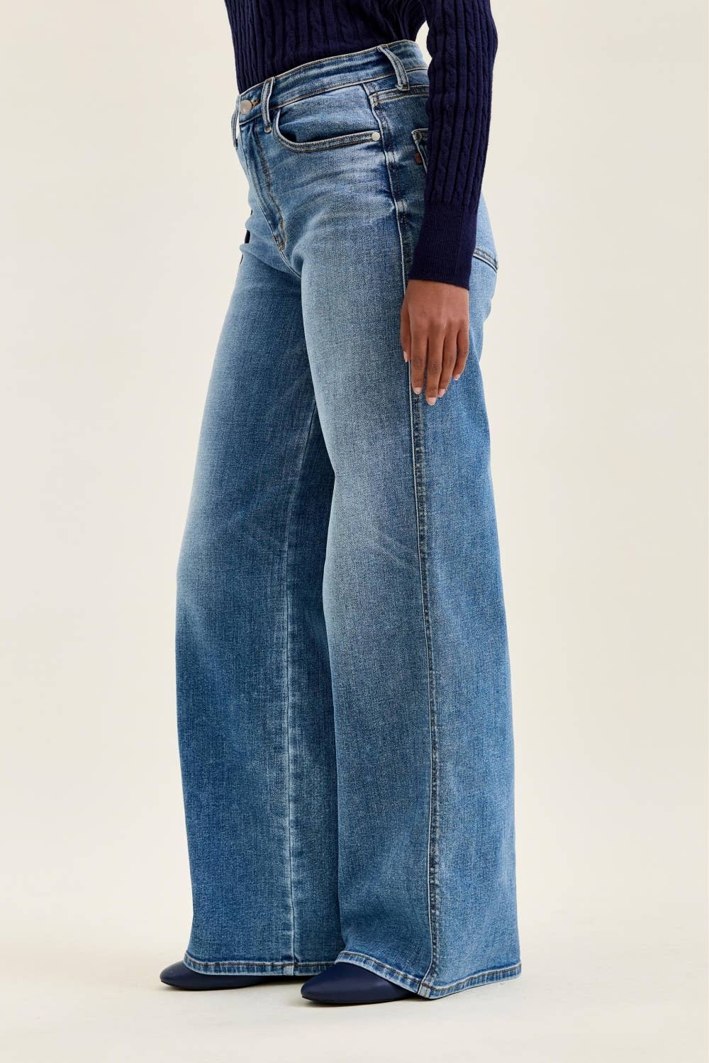 Judy Blue HW "ANGELINA" Column Straight MD Classic Soft Indigo