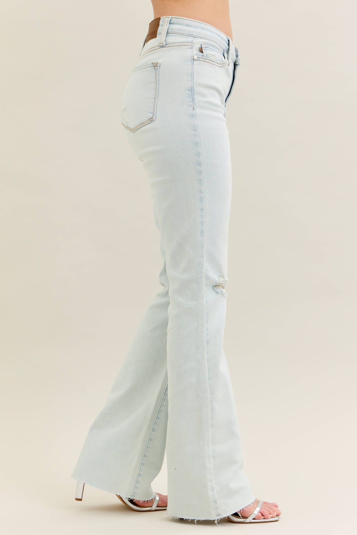 Mid Rise Distressed & Fray Hem Bootcut